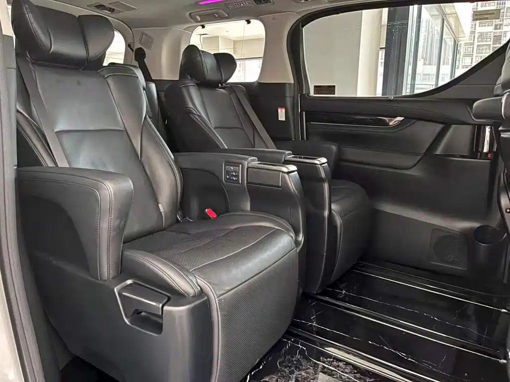 Toyota Vellfire 2021 — фото 7