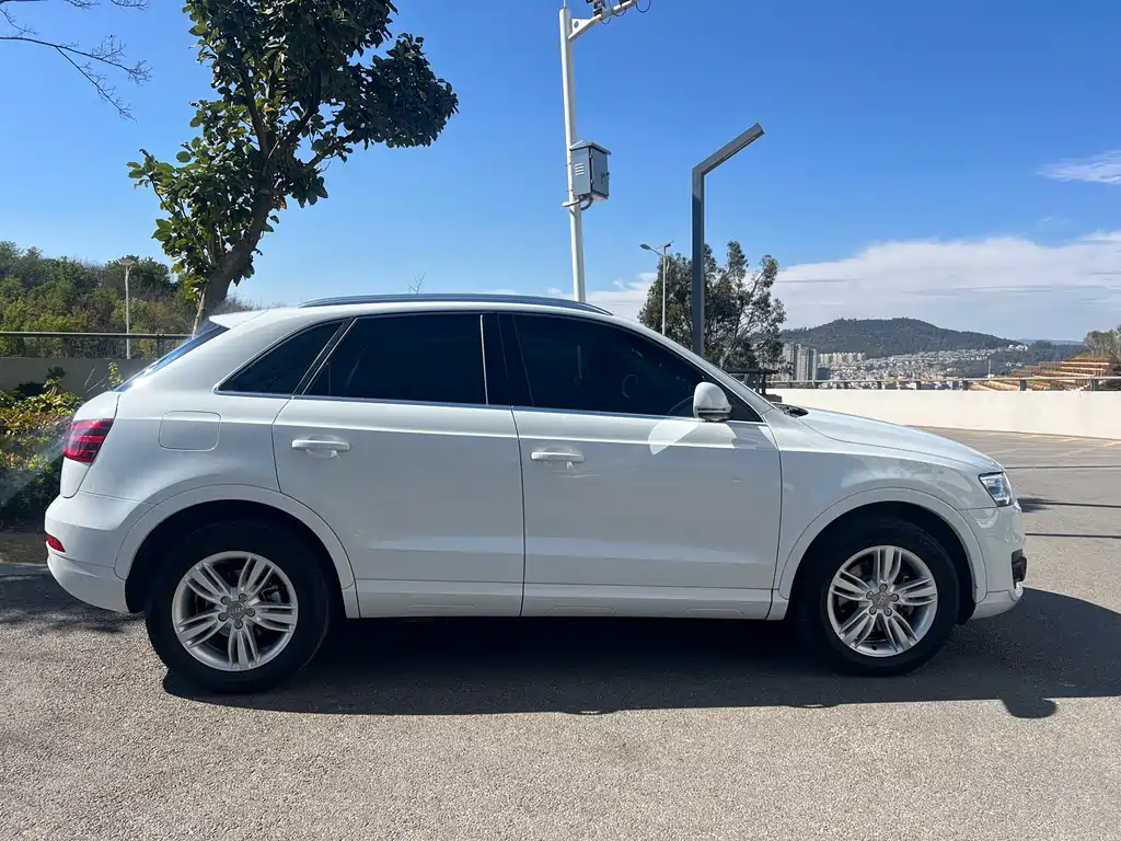 Audi Q3 2016 — фото 9