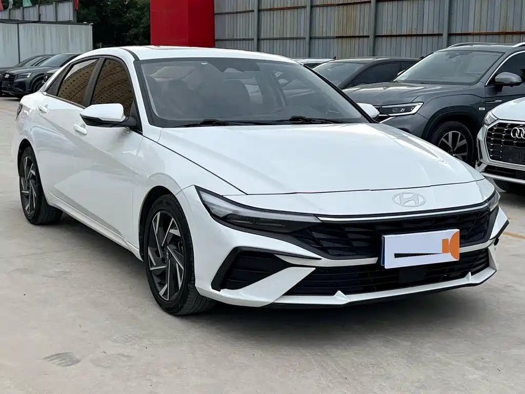 Hyundai Elantra 2023