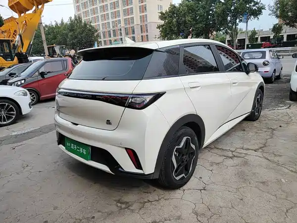 BYD Dolphin 2023