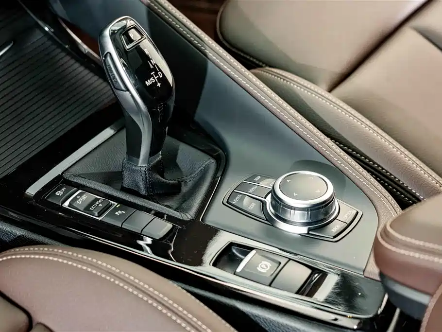 BMW X2 2023 — фото 11