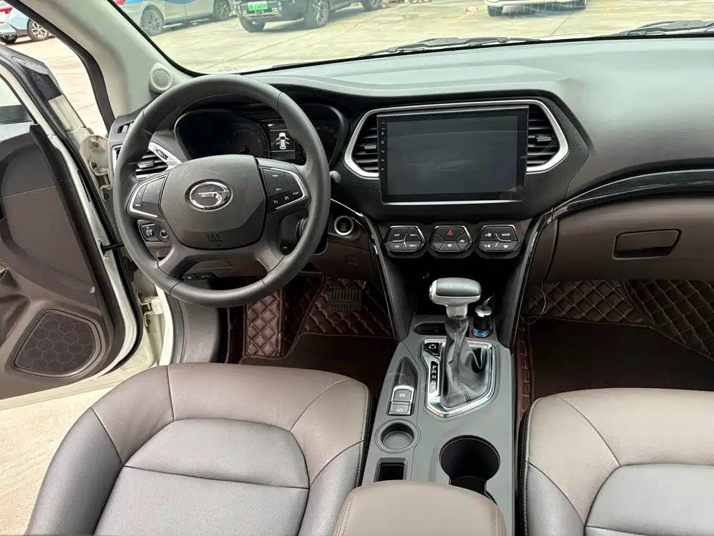 GAC Trumpchi GS4 2018 — фото 10