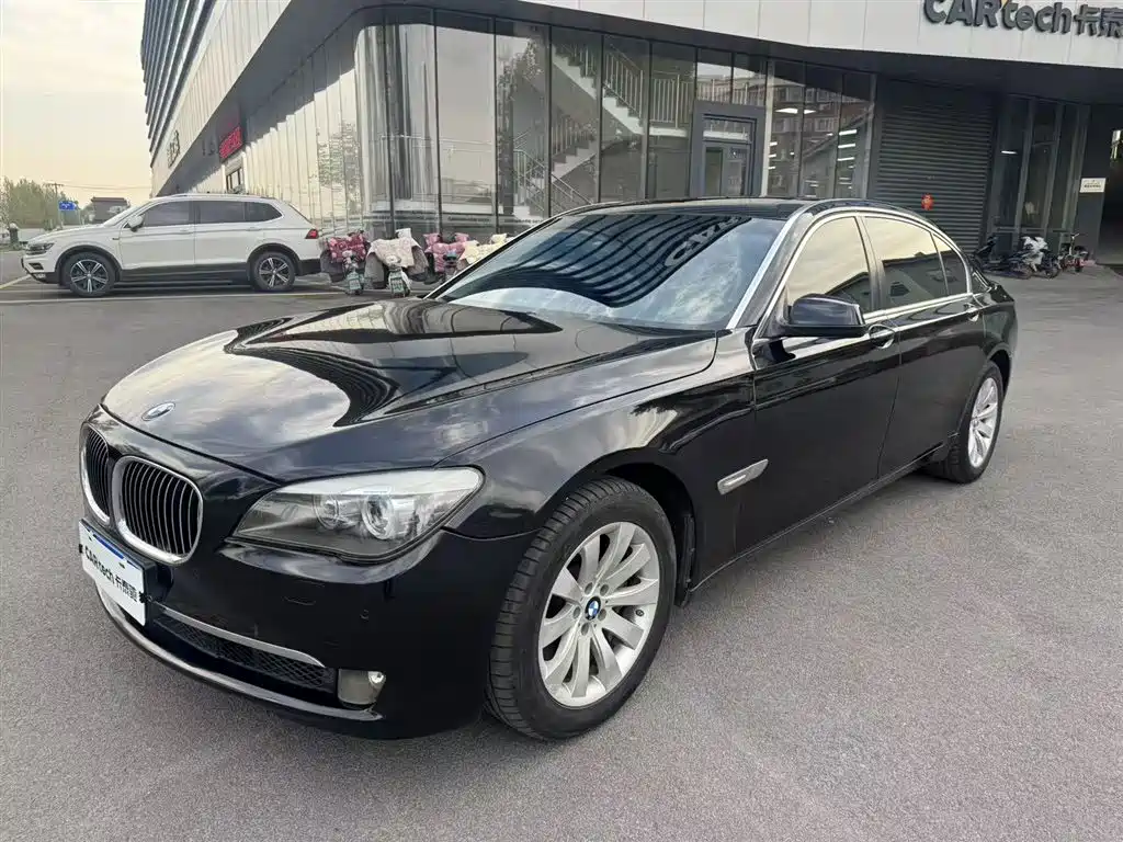 BMW 7 Series 2011 — фото 2