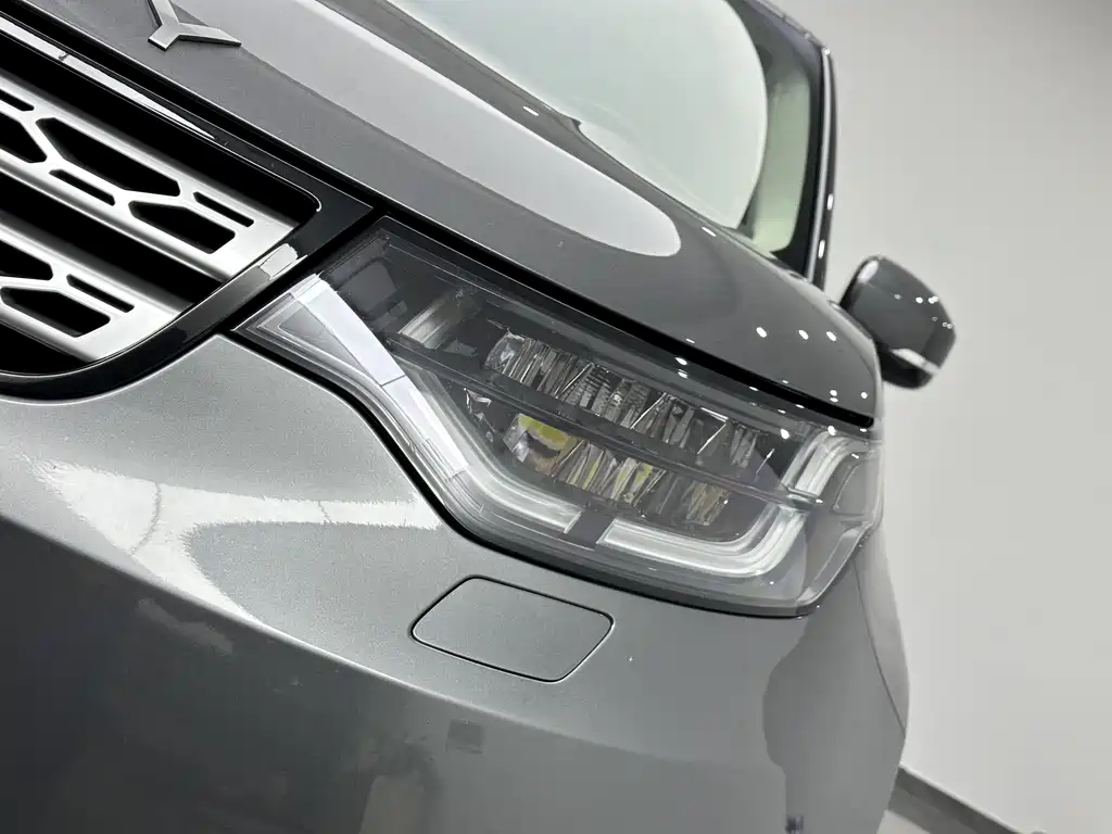 Land Rover Discovery 2018 — фото 17