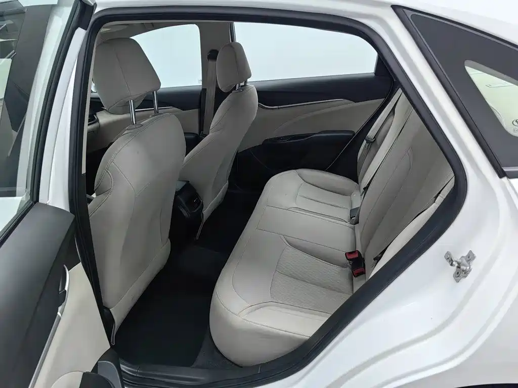 Buick Excelle GT 2017 — фото 15