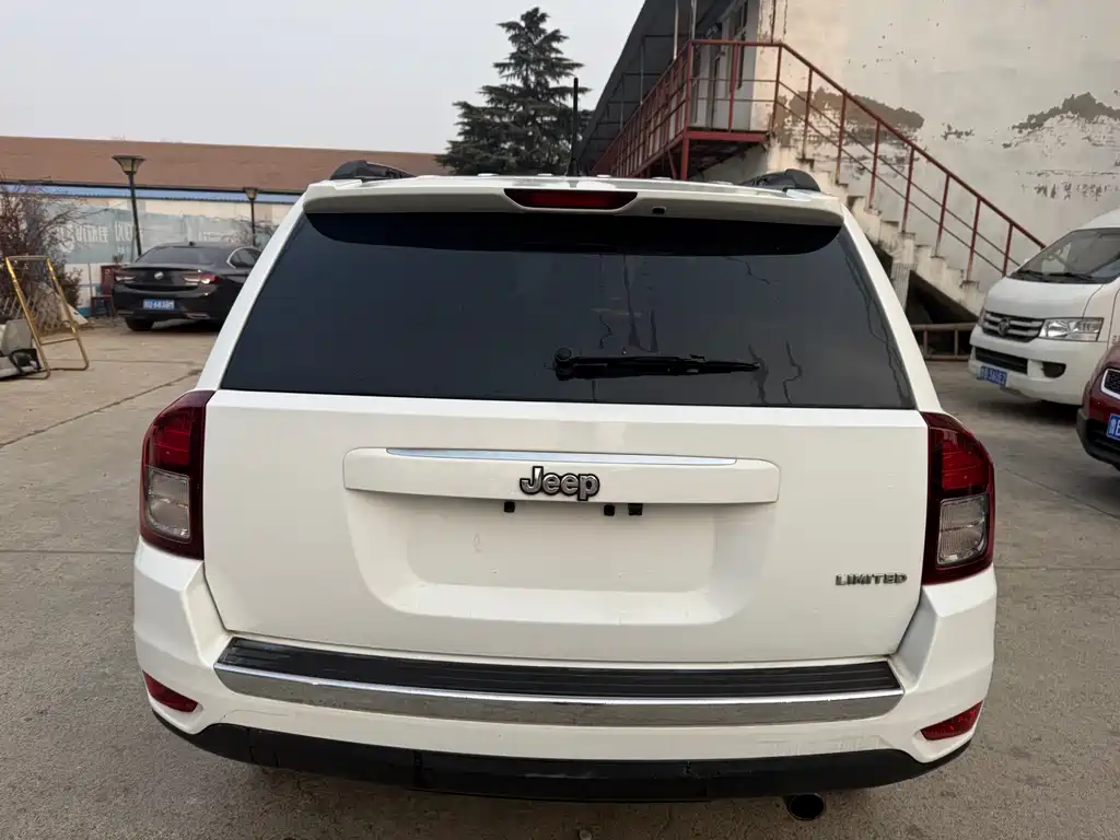 Jeep Compass 2014 — фото 12