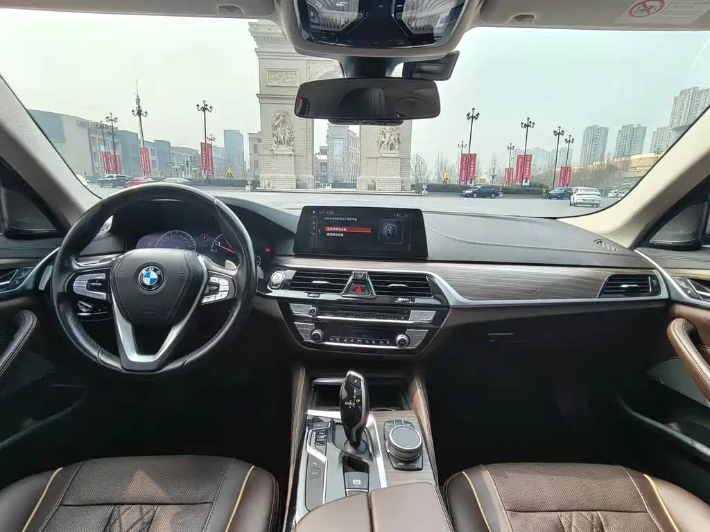 BMW 5 Series 2019 — фото 4