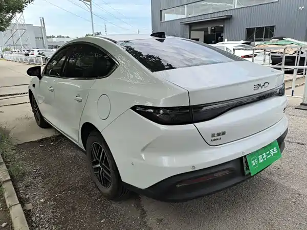 BYD Seal 05 DM-i 2025