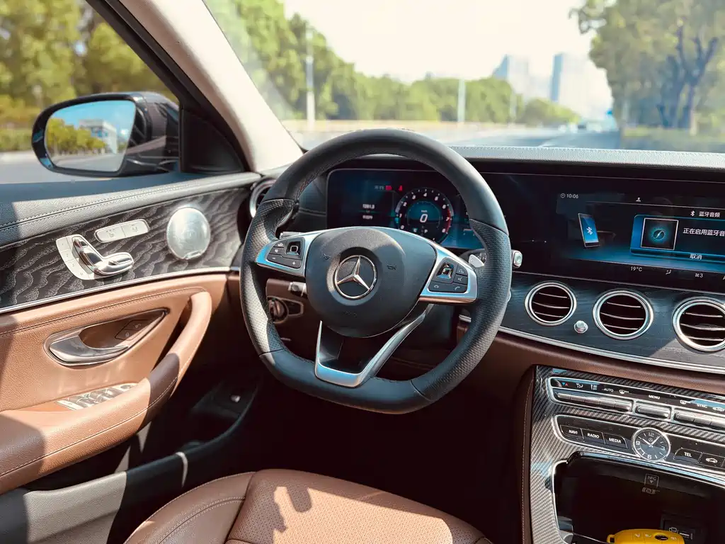 Mercedes-Benz E-Class 2017 — фото 19