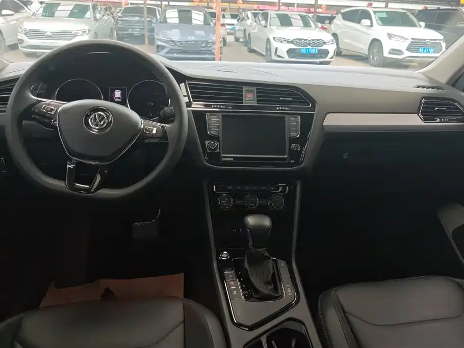Volkswagen Tiguan L 2019 — фото 12