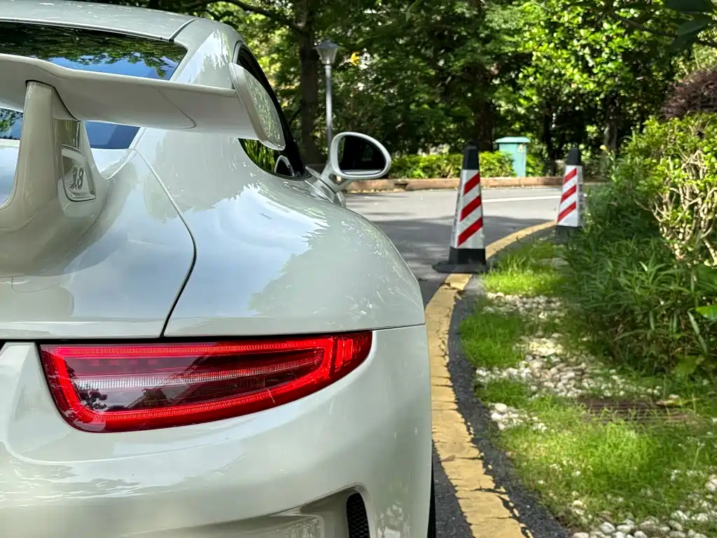 Porsche 911 2015 — фото 16