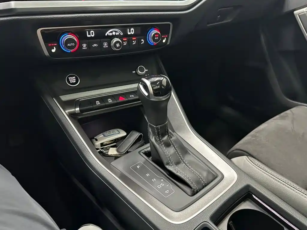 Audi Q3 2023 — фото 17
