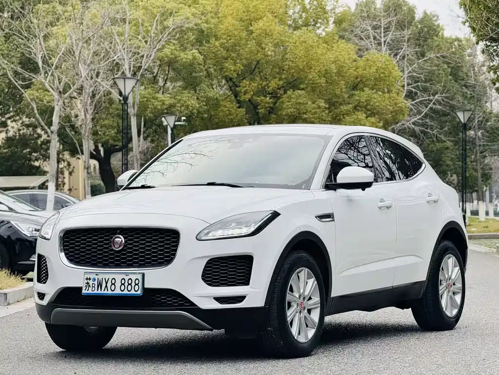 Jaguar E-PACE 2019 — фото 1
