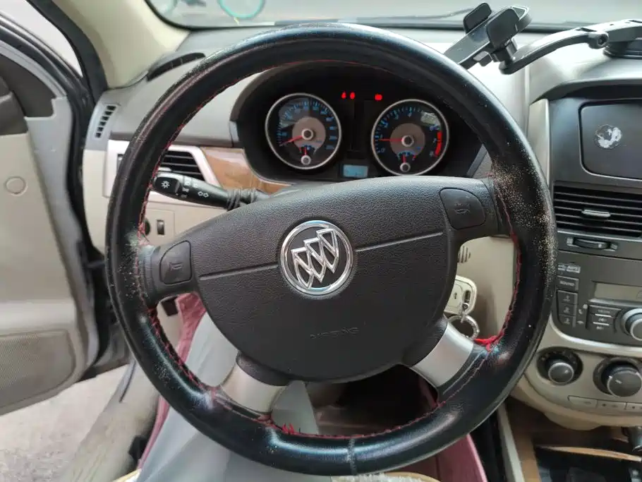 Buick Excelle 2015 — фото 15