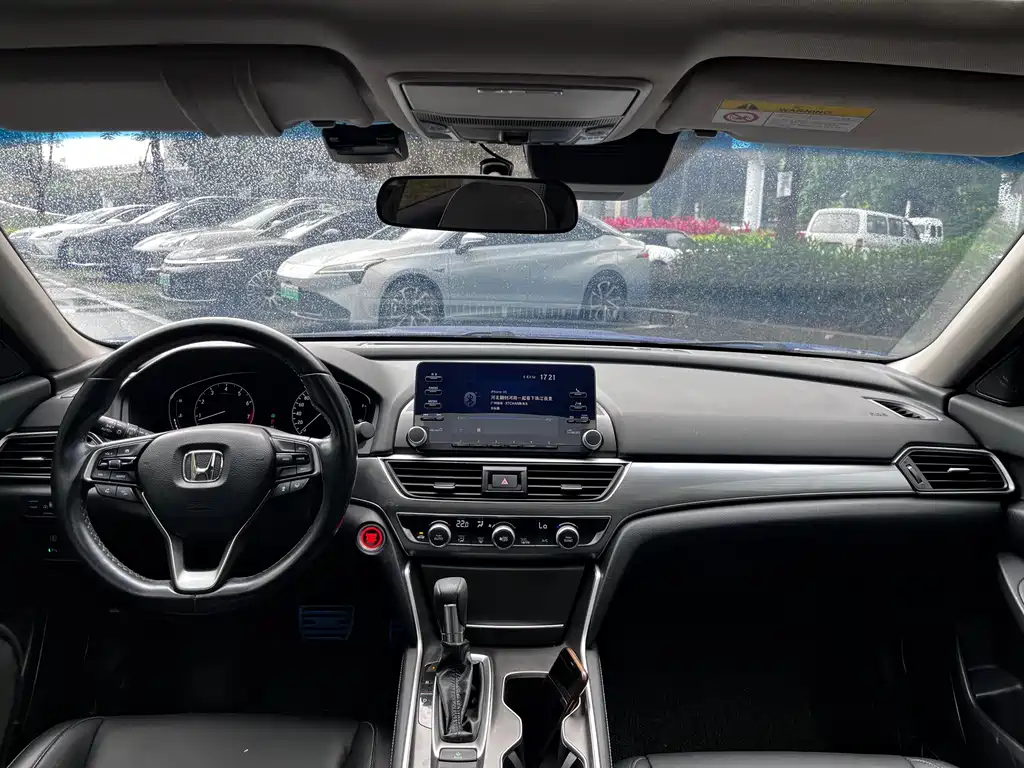 Honda Accord 2019 — фото 11