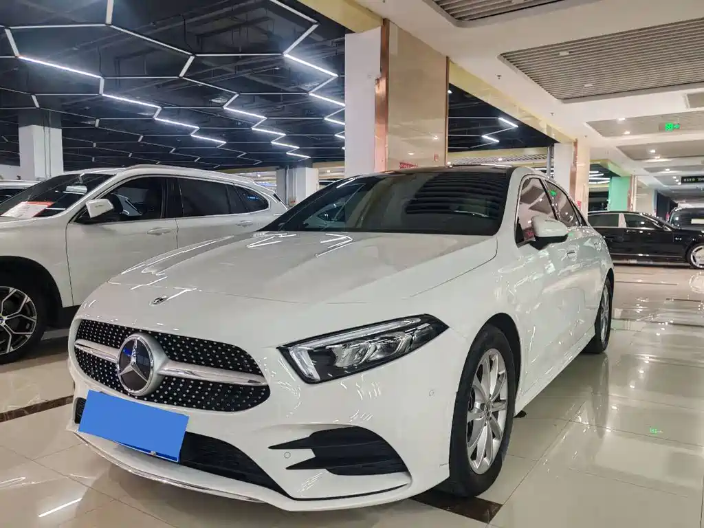 Mercedes-Benz A-Class 2022 — фото 1