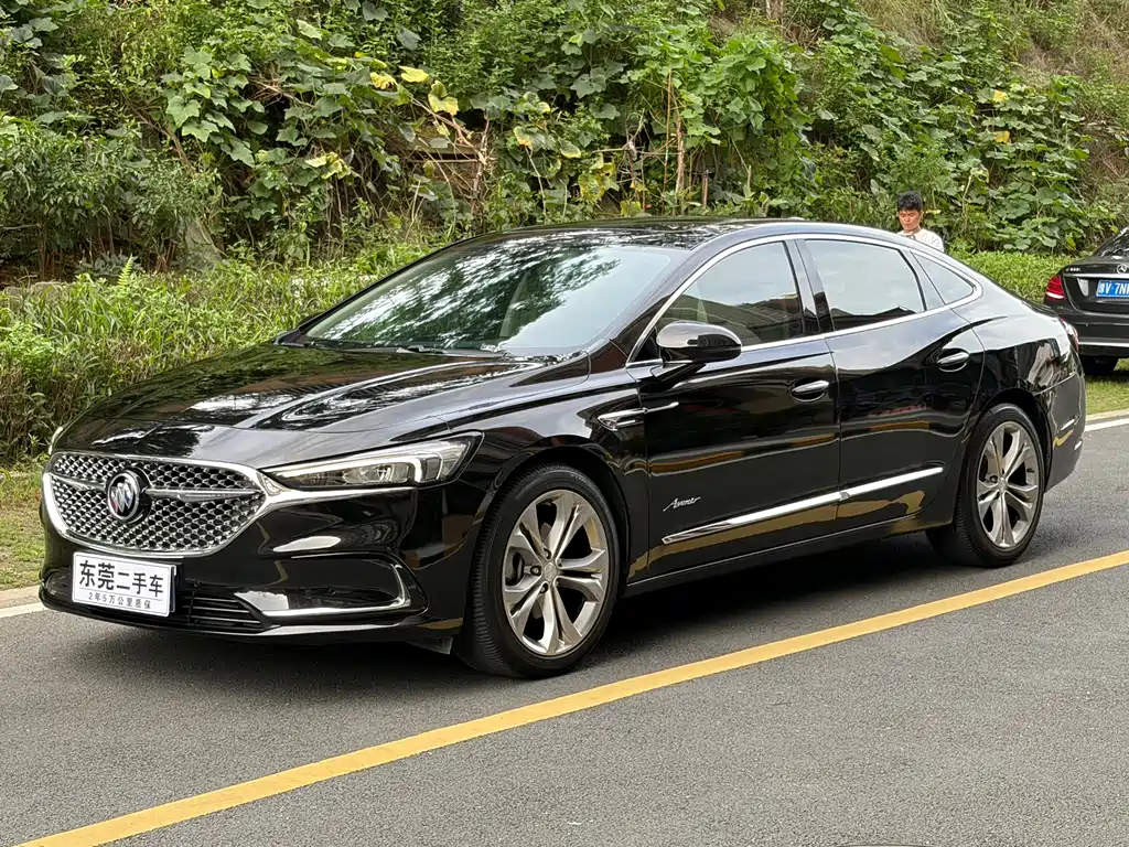 Buick LaCrosse 2023 — фото 1