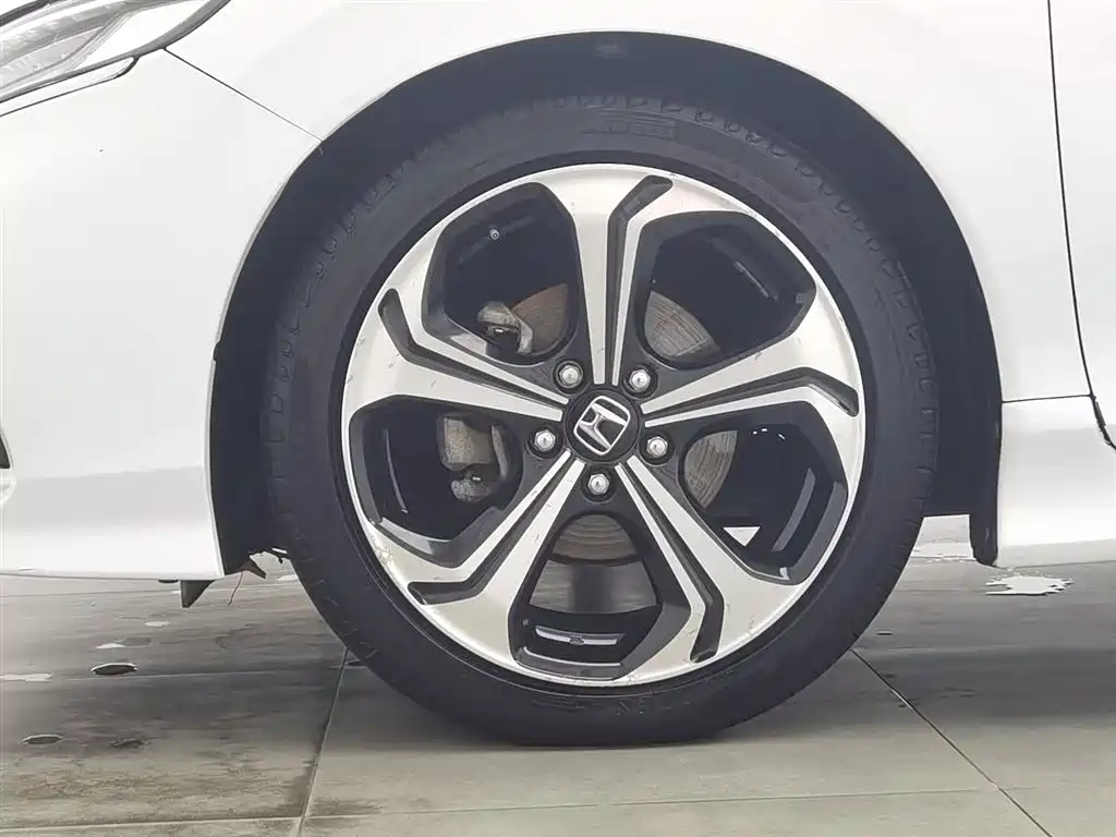 Honda Jade 2018 — фото 17