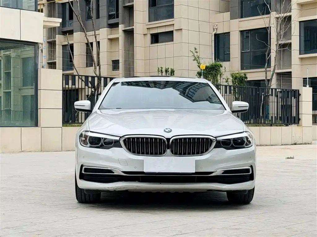 BMW 5 Series 2019 — фото 2