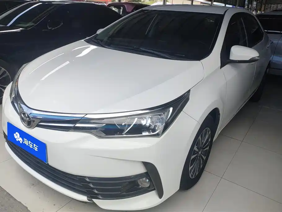 Toyota Corolla 2018 — фото 1