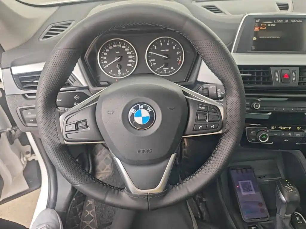 BMW X1 2016 — фото 11