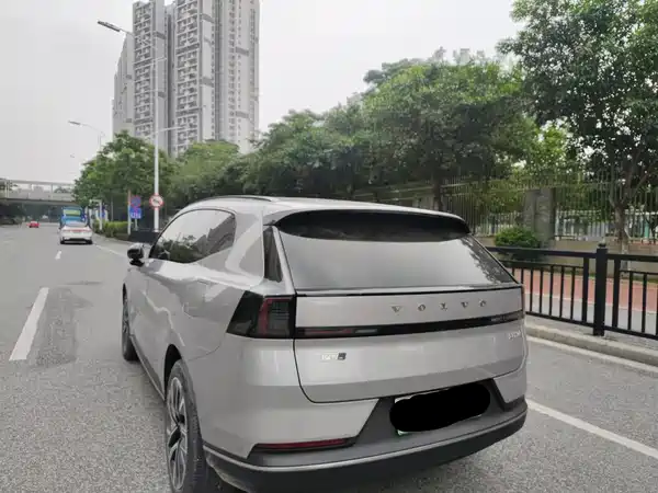 Volvo XC70 Plug-In Hybrid 2025