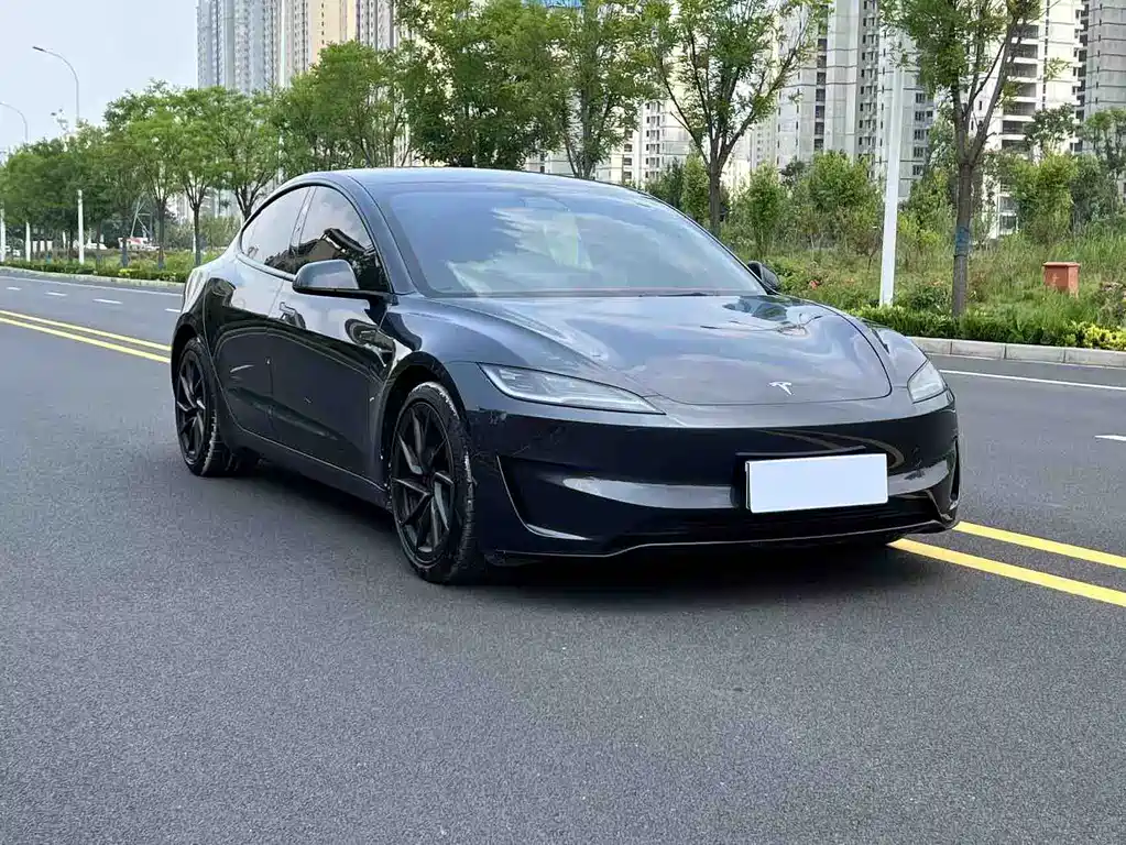Tesla Model 3 2025 — фото 3