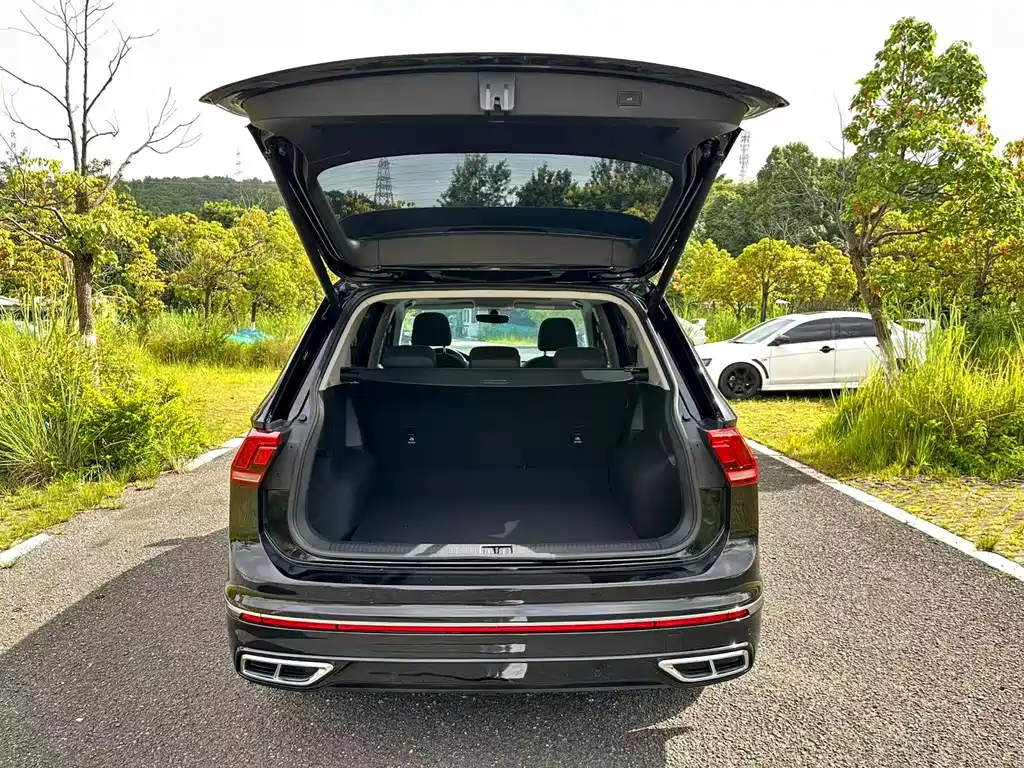 Volkswagen Tiguan L 2024 — фото 24