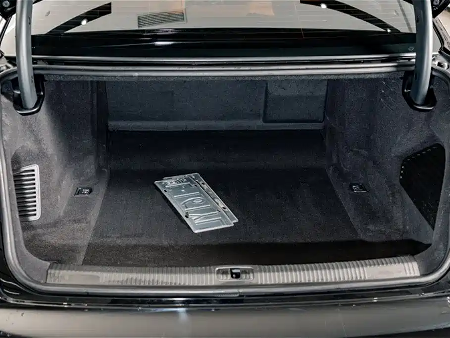 Audi A8 2023 — фото 25