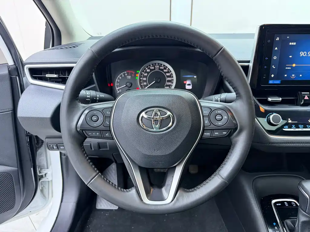 Toyota Corolla 2022 — фото 11