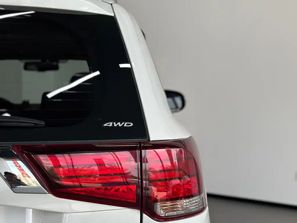 Mitsubishi Outlander 2017 — фото 19