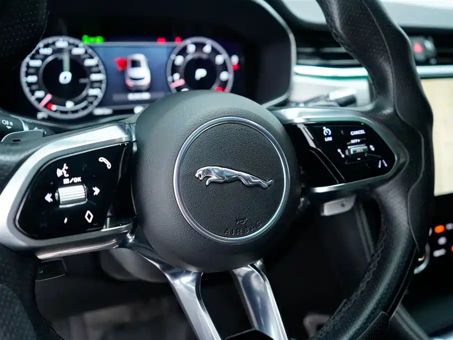 Jaguar F-PACE 2021 — фото 9