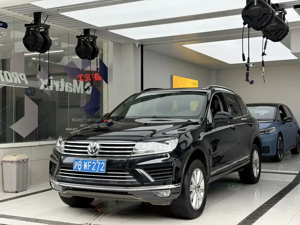 Volkswagen Touareg 2017 — фото 1