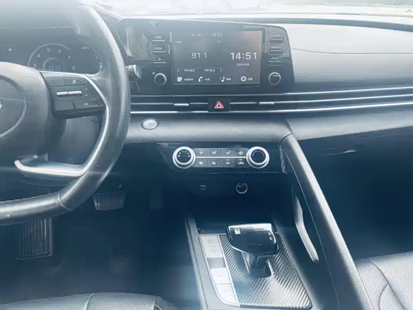 Hyundai Elantra 2021