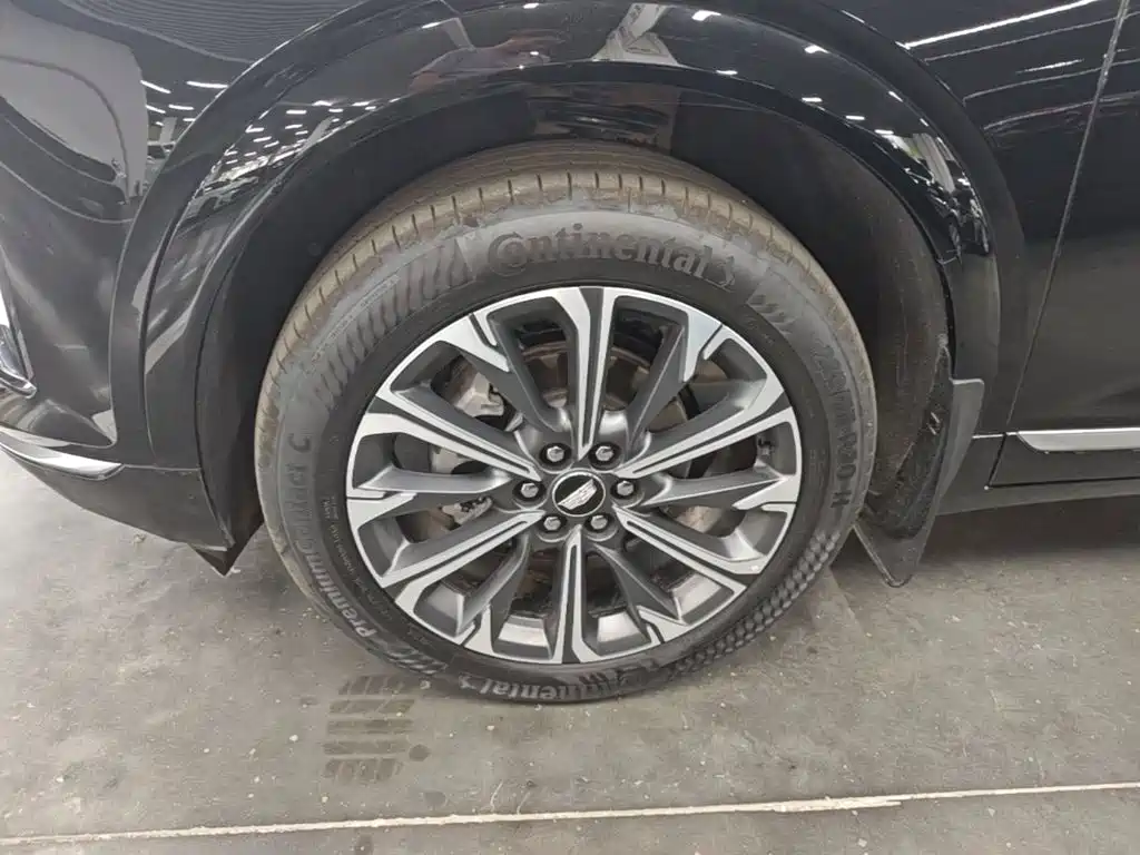 Cadillac XT5 2025 — фото 23