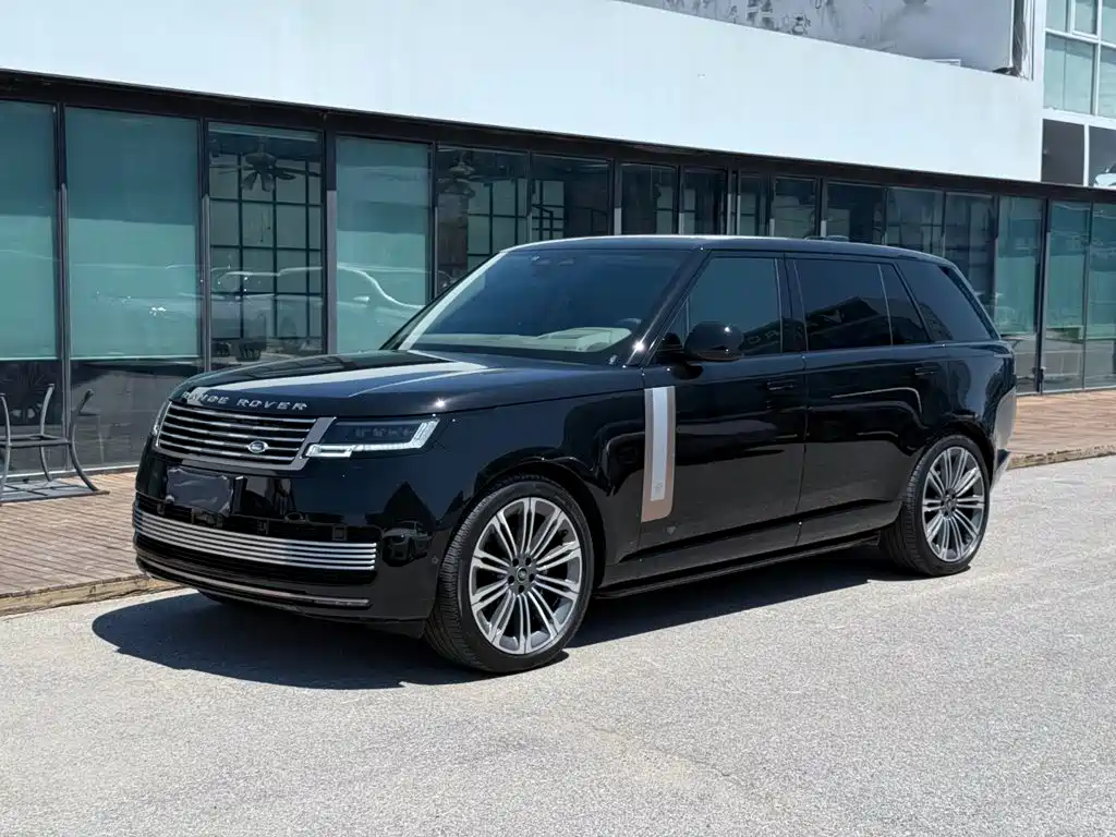 Land Rover Range Rover 2025 — фото 1