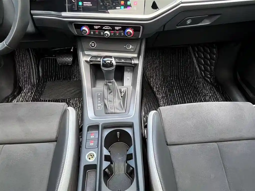 Audi Q3 2023 — фото 12