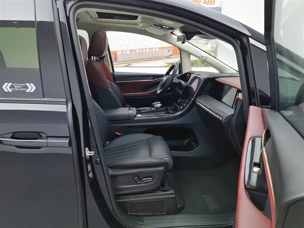 GAC Motor Trumpchi E9 2023 — фото 23