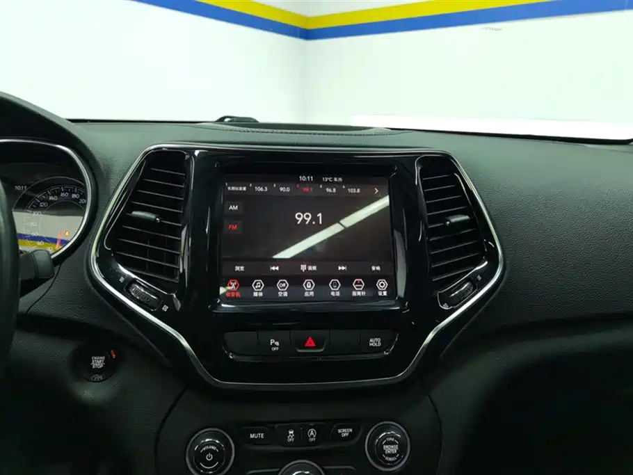 Jeep Cherokee 2019 — фото 13