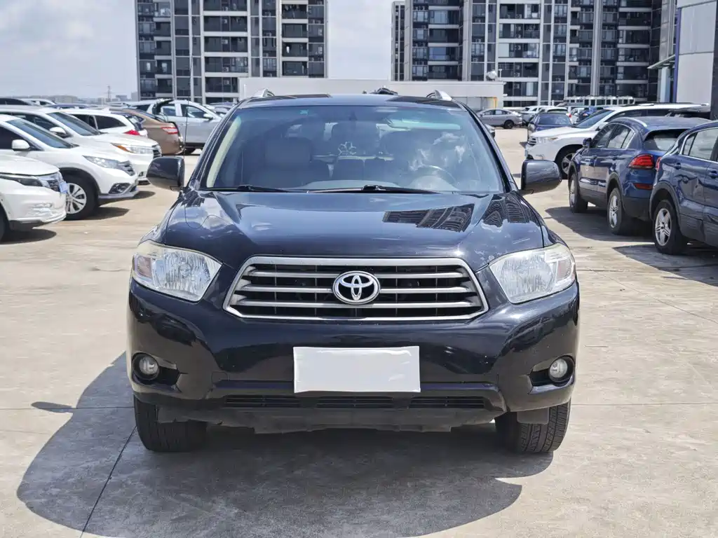 Toyota Highlander 2010 — фото 2