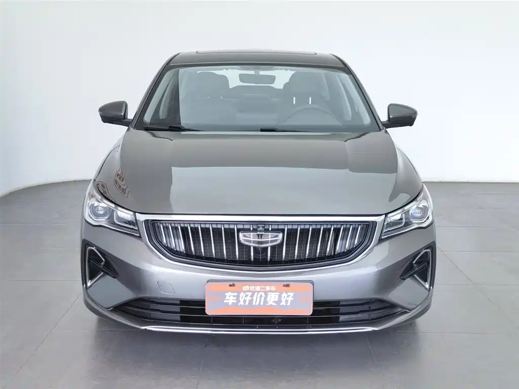 Geely Emgrand 2022