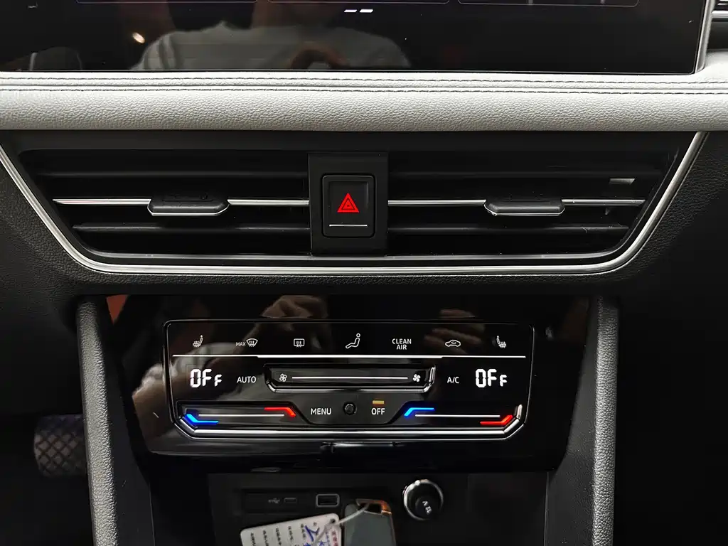 Volkswagen Tiguan L 2023 — фото 15