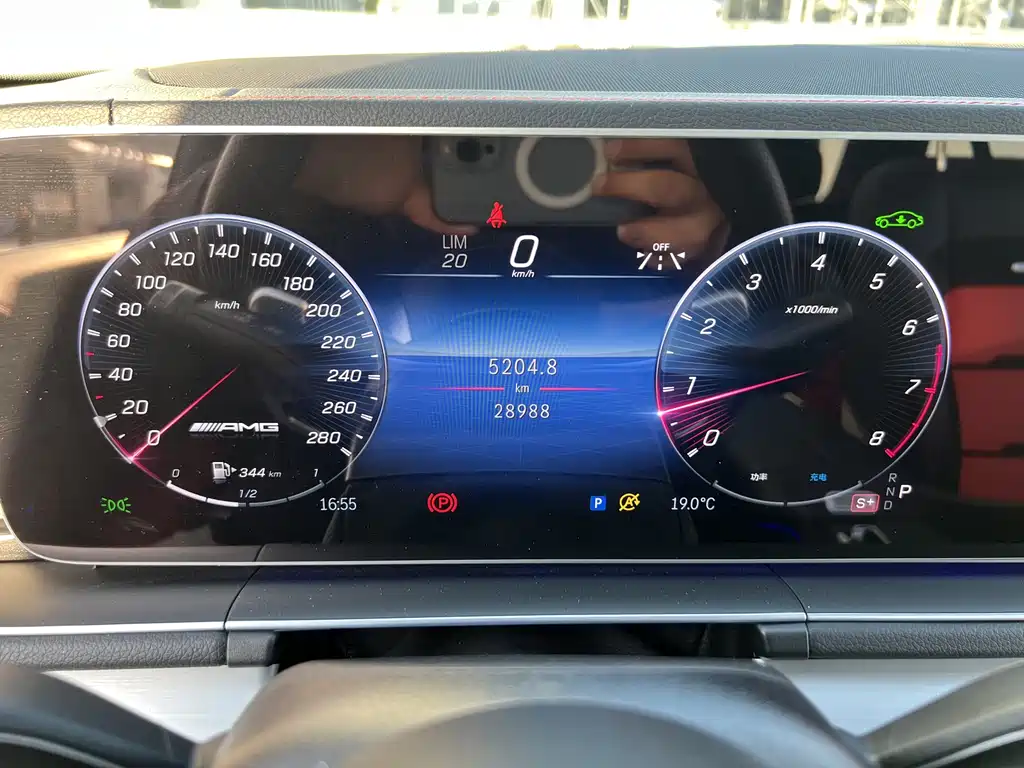 Mercedes-Benz GLE AMG 2024 — фото 18