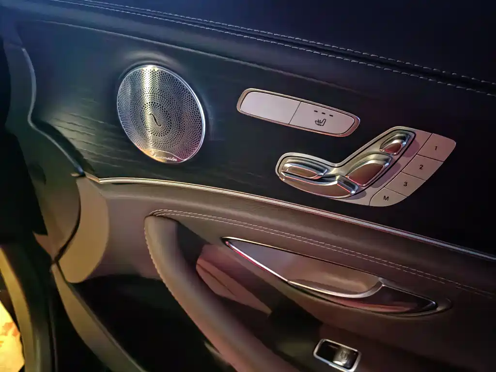 Mercedes-Benz E-Class 2019 — фото 9