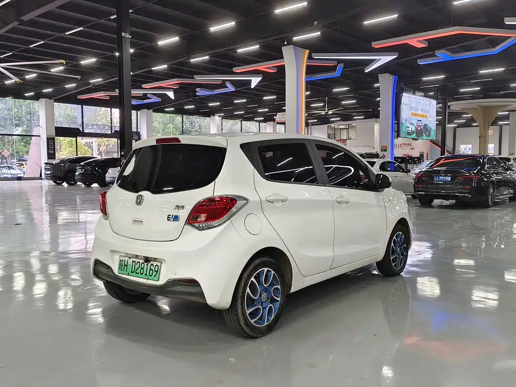 Changan EV 2018 — фото 5