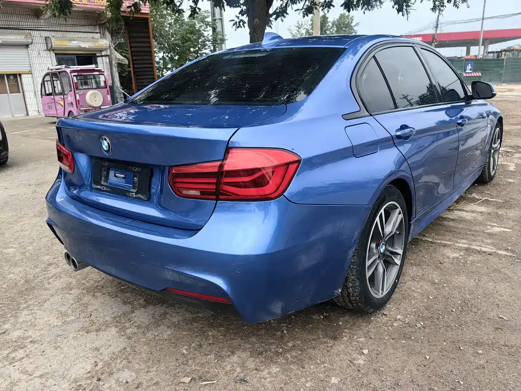 BMW 3 Series 2018 — фото 9