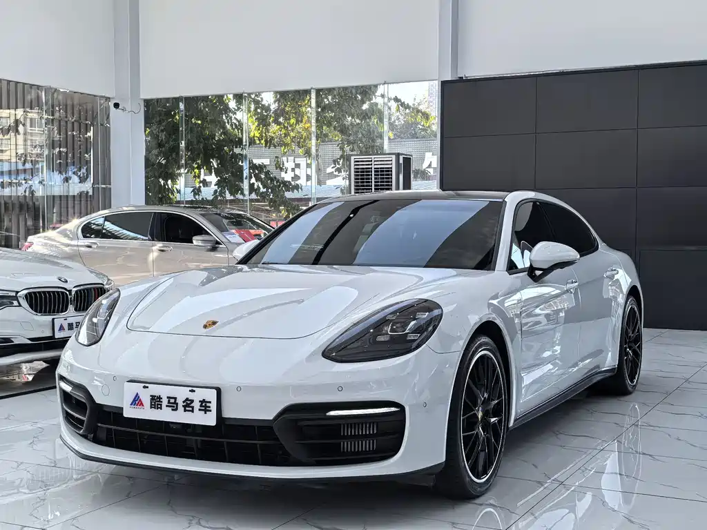 Porsche Panamera 2023 — фото 1