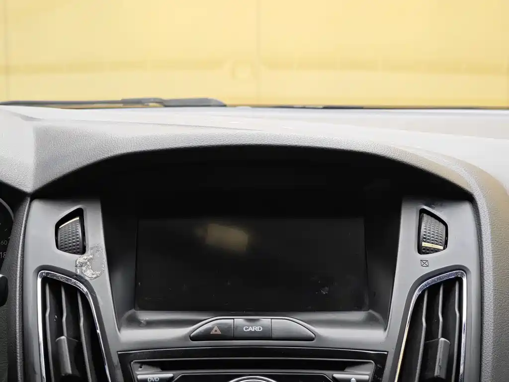 Ford Focus 2016 — фото 15