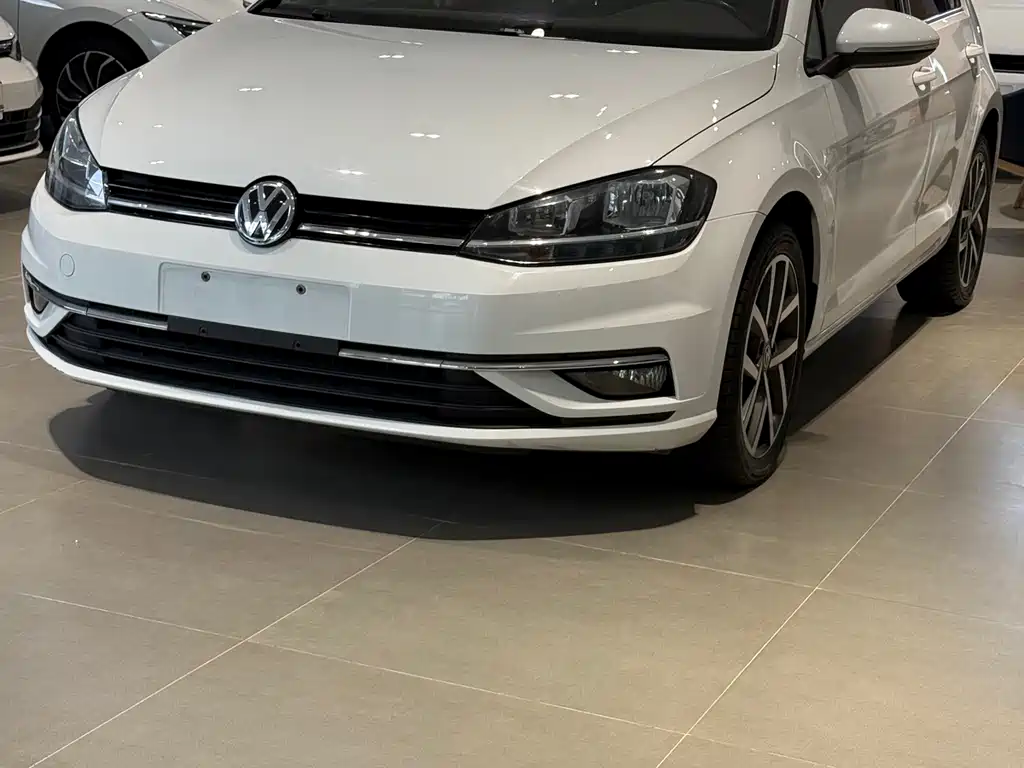 Volkswagen Golf 2018 — фото 1
