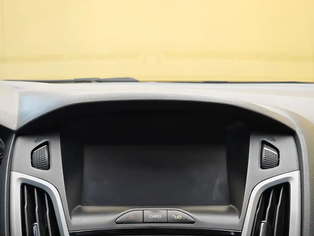 Ford Focus 2015 — фото 15